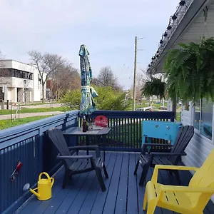  Holiday home Gracies Fallsview Getaway Canada